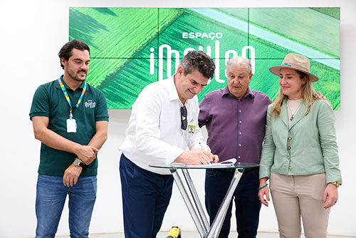 PTI e EMBRAPA assinam acordo de cooperação na cerimônia de abertura do Espaço Impulso no Show Rural 