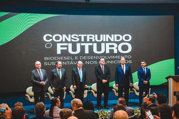Geraldo Alckmin diz que governo vai mobilizar base no Senado para acelerar aprovação do projeto de lei Combustível do Futuro