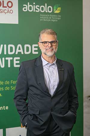 Fertilizantes especiais: contribuições para o uso responsável da água na agricultura