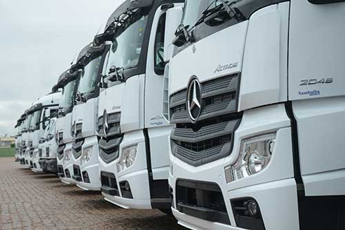 Luxafit amplia frota com caminhões Mercedes-Benz para transporte de medicamentos