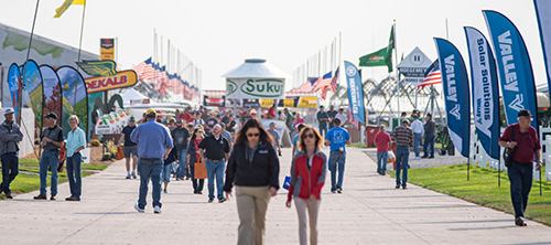 Nebraska atrai visitantes ao maior evento de fazendas totalmente irrigadas do mundo