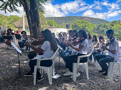 Mais de mil pessoas participam de ações ambientais da RHI Magnesita na Bahia