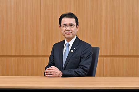 CEO da Sumitomo Rubber Industries visita Brasil
