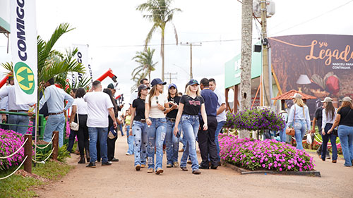 Tecnoshow COMIGO já supera expectativas de visitação e reforça parceria entre a cooperativa, empresas e o produtor rural