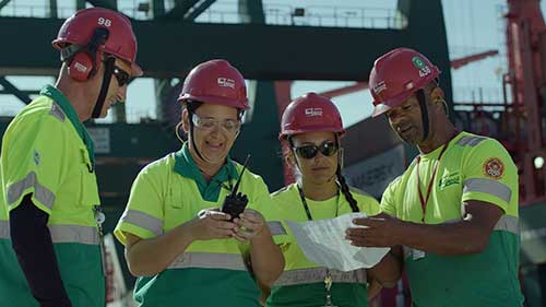 Porto Itapoá bate a marca de 1.500 colaboradores e abre mais de 130 vagas para contratação