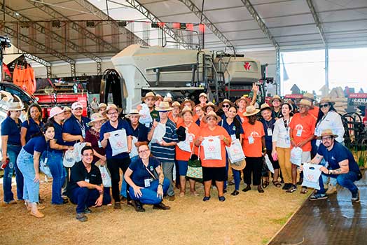 Massey Ferguson promove ação social com a Casa do Vovô na Agrishow