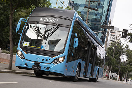 FleetBus da Mercedes-Benz, sistema de telemetria e conectividade para ônibus, é destaque no evento Frotas Conectadas