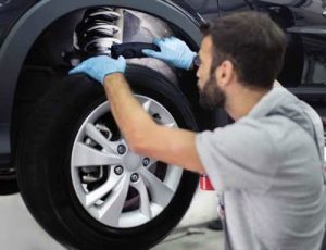 Amortecedores e molas danificados podem gerar desgaste prematuro dos pneus.