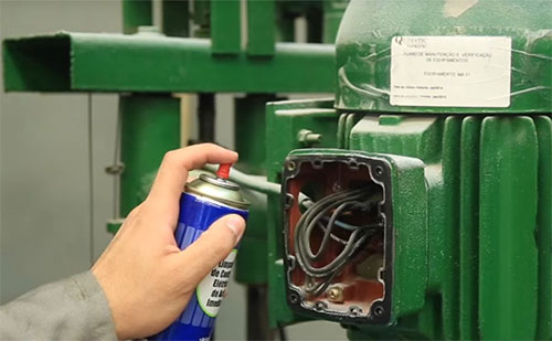 Após enchentes, soluções químicas podem ajudar indústrias a religar motores e quadros elétricos com mais segurança