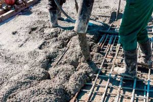 Cura do concreto: como solução química pode potencializar qualidade da estrutura durante esse processo