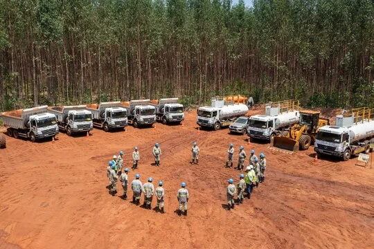 Fermaq utiliza Mercedes-Benz Atego para obras de terraplenagem no Mato Grosso do Sul