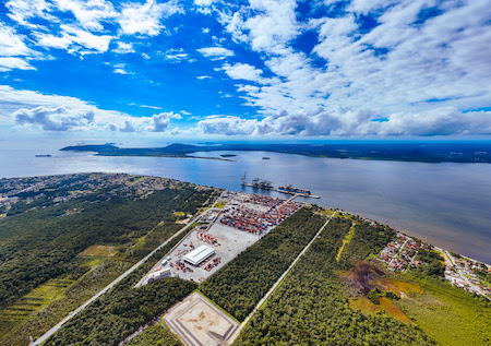  Porto Itapoá completa 13 anos com investimentos e expansão, novas contratações e recordes de movimentação