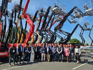 Grupo Manitou leva distribuidores recém nomeados no Brasil para conhecer sua potente atuação na Europa