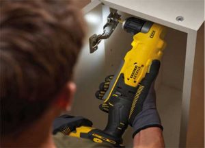 STANLEY lança furadeira angular a bateria para trabalhos em locais de difícil acesso