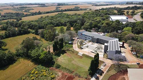 Escola do Agronegócio da Atitus oficializa parcerias com SLC e Acebra na Expointer