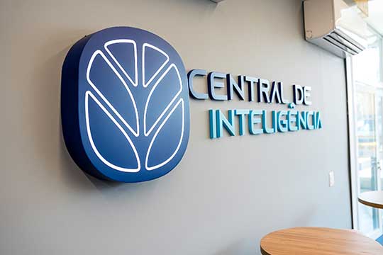 New Holland inaugura Central de Inteligência que monitora máquinas em tempo real no campo