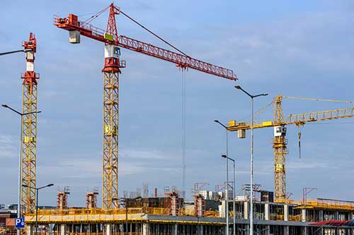Como manter o cronograma na construção civil mesmo em dias de chuvas?