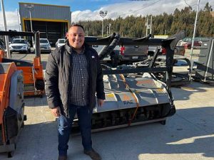 Reflorestar vai ao Chile conhecer triturador por controle remoto