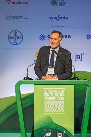 Eduardo Bastos assume diretoria do Instituto de Estudo do Agronegócio da ABAG