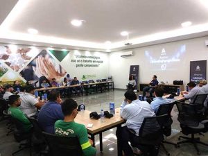 Série de eventos reúne cerca de 1800 produtores para enfrentar desafios da ferrugem e mancha-alvo na safra de soja 2024/25