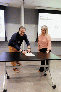 ConectarAGRO e AgNest firmam parceria para promover conectividade no campo e aumentar a produtividade