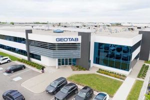 7 indicadores para aumentar a eficiência operacional em grandes frotas comerciais segundo a Geotab