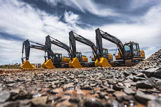  John Deere anuncia novos modelos de escavadeiras que se destacam pela tecnologia, conforto, durabilidade e economia