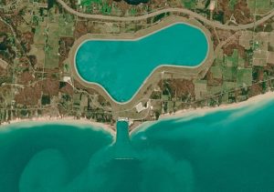 A maior bateria do mundo é uma construção do tamanho de um lago e fornece energia para milhões de casas nos Estados Unidos