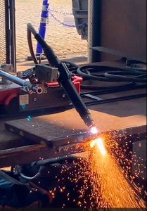 Estudo comprova eficiência do corte a plasma na manutenção de refinarias de petróleo e gás no Brasil