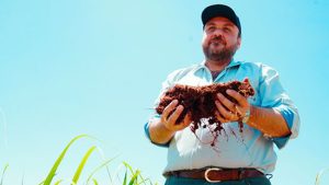 Como superar os desafios climáticos por meio do manejo microbiológico do solo?
