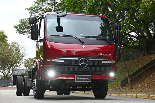 Mercedes-Benz lança Linha Accelo com novo design e mais capacidade de carga, ingressando no segmento de caminhões médios com 11 toneladas de PBT