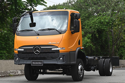 Mercedes-Benz lança Linha Accelo com novo design e mais capacidade de carga, ingressando no segmento de caminhões médios com 11 toneladas de PBT