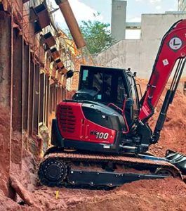Escavadeira compactas em grandes obras