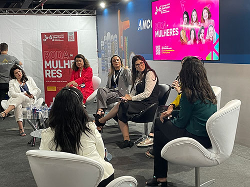 Roda de Mulheres reúne empreendedoras da construção civil para compartilharem seus aprendizados no setor