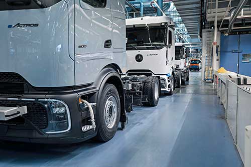 Daimler Truck dá início à produção em série do Mercedes-Benz eActros 600, caminhão elétrico à bateria para longas distâncias