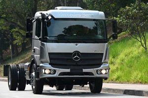Mercedes-Benz Atego 1719 é eleito o melhor caminhão semipesado do Prêmio Mobilidade Estadão 2025