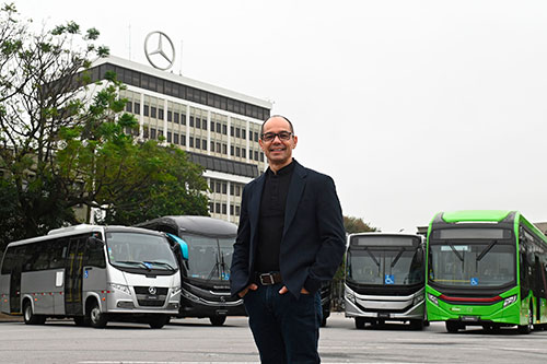 Ônibus Mercedes-Benz OF 1621 para fretamento conquista o Prêmio AutoData 2024