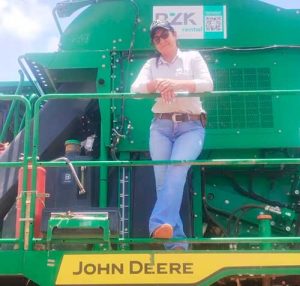 Mulheres do agro: trabalho com máquinas agrícolas é opção na RZK Rental