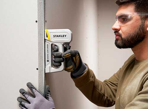 STANLEY amplia catálogo e apresenta novos grampeadores