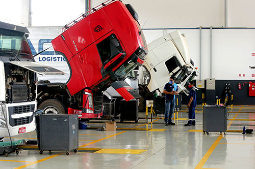 Volvo celebra na Fenatran a marca de 50 mil Planos de Serviço ativos, cobrindo 90% das entregas da marca