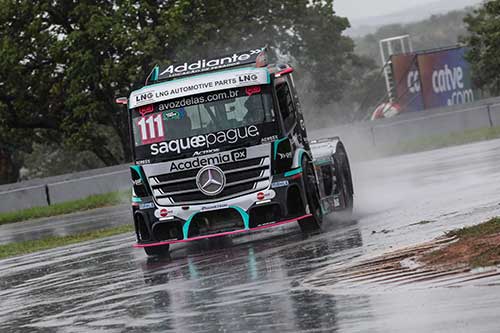 Com Mercedes-Benz Actros, Bia Figueiredo é a primeira mulher campeã da Copa Truck no Brasil