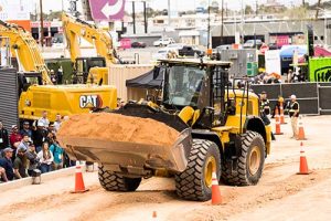 Caterpillar convida os operadores mais qualificados do mundo para construírem seus legados por meio do terceiro Desafio Mundial de Operadores