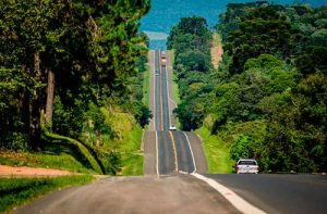 Paraná investe em infraestrutura rodoviária e planeja 2025