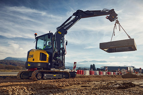 Volvo lança escavadeira compacta ECR40 no Brasil