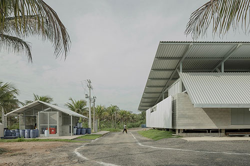 Sistema industrializado em aço torna projeto de biofábrica ousado e inovador