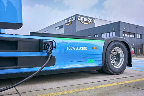 Mercedes-Benz Trucks recebe da Amazon o pedido de mais de 200 caminhões elétricos eActros 600
