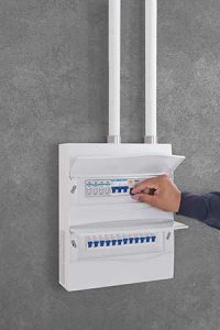 DPS: dispositivo acessível protege rede elétrica contra sobretensões durante as chuvas