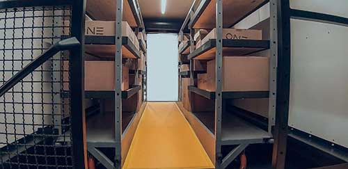 Fabricante da única van brasileira 100% elétrica lança sistema que reduz tempo de carregamento em 60%