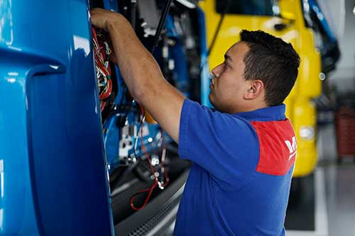 DAF lança Projeto Horizonte para capacitação de novos mecânicos no Brasil