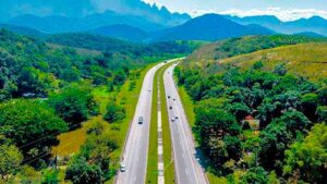 Concessionária duplicará 303 km e construirá 255 km de faixas adicionais em pontos estratégicos entre RJ e MG; obra integra o Novo PAC e vai gerar 24 mil empregos